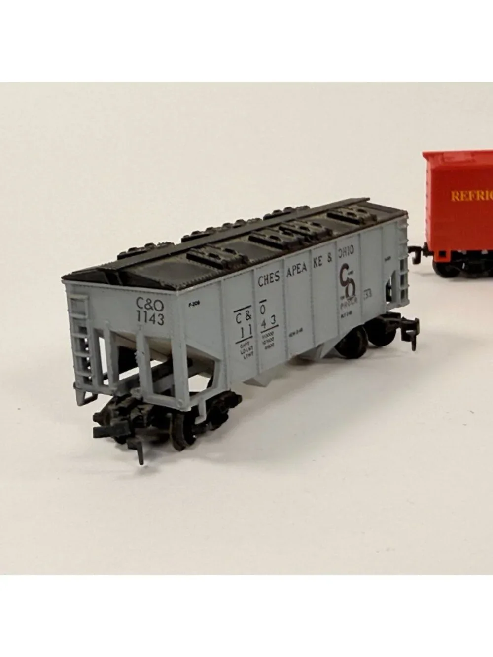 HO Scale Train Cars Lot Of 5 W Caboose C&O Hopper Clinchfield Swift & Dubuque